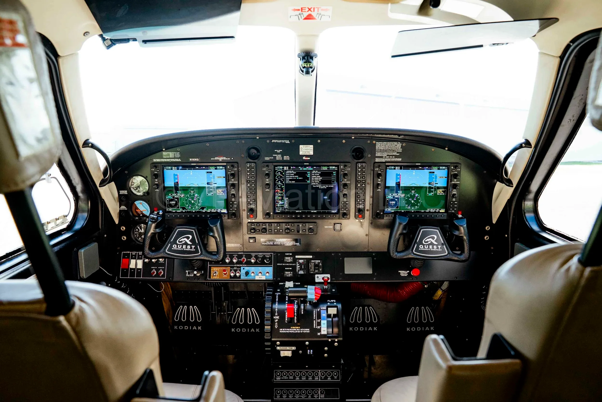 Cockpit and instrument panel of a 2016 Quest Kodiak 100 Series I (FAA: KODIAK 100).