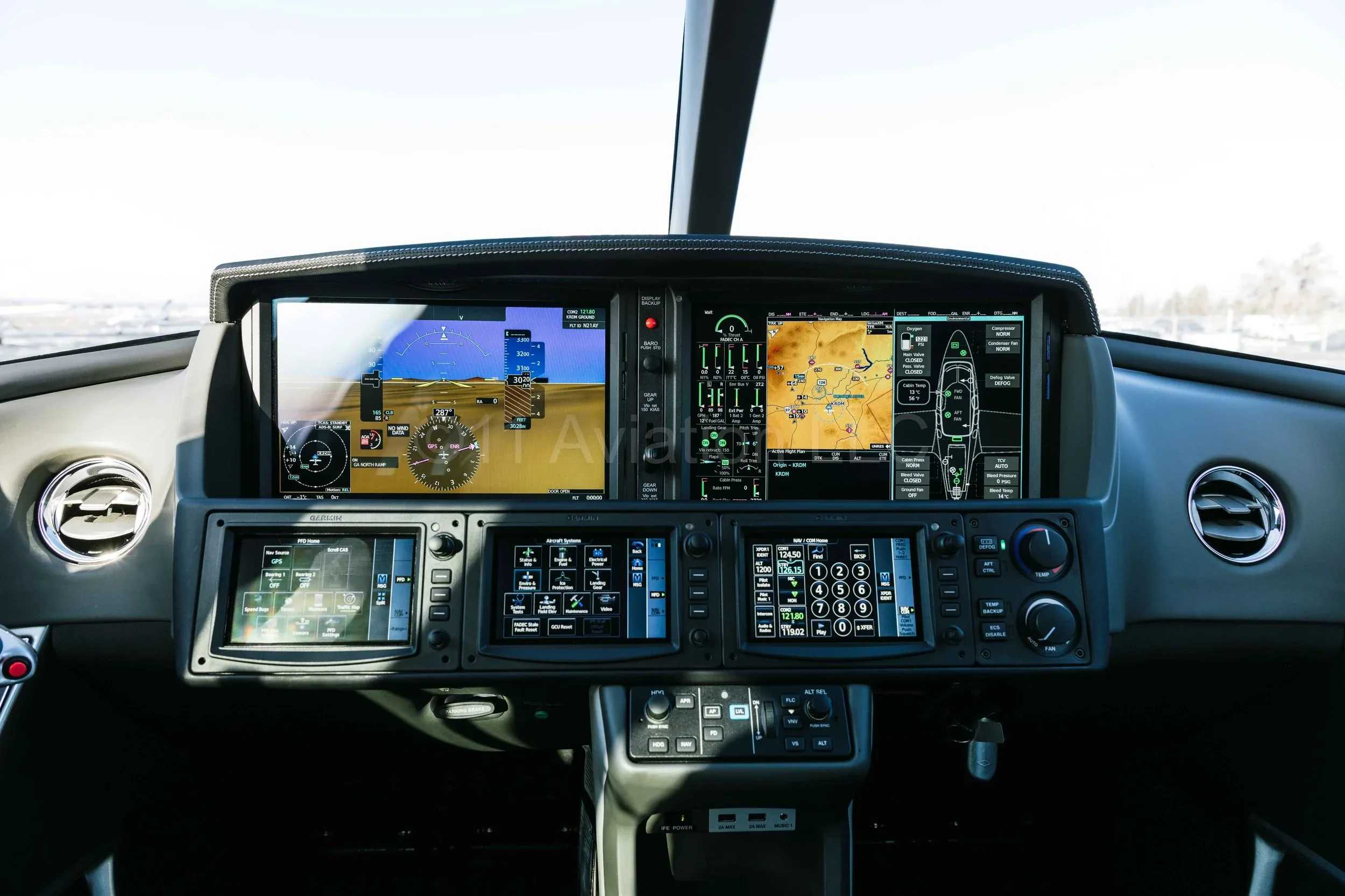 Avionics suite of a 2021 Cirrus SF50 Vision Jet G2+ Arrivée Edition.