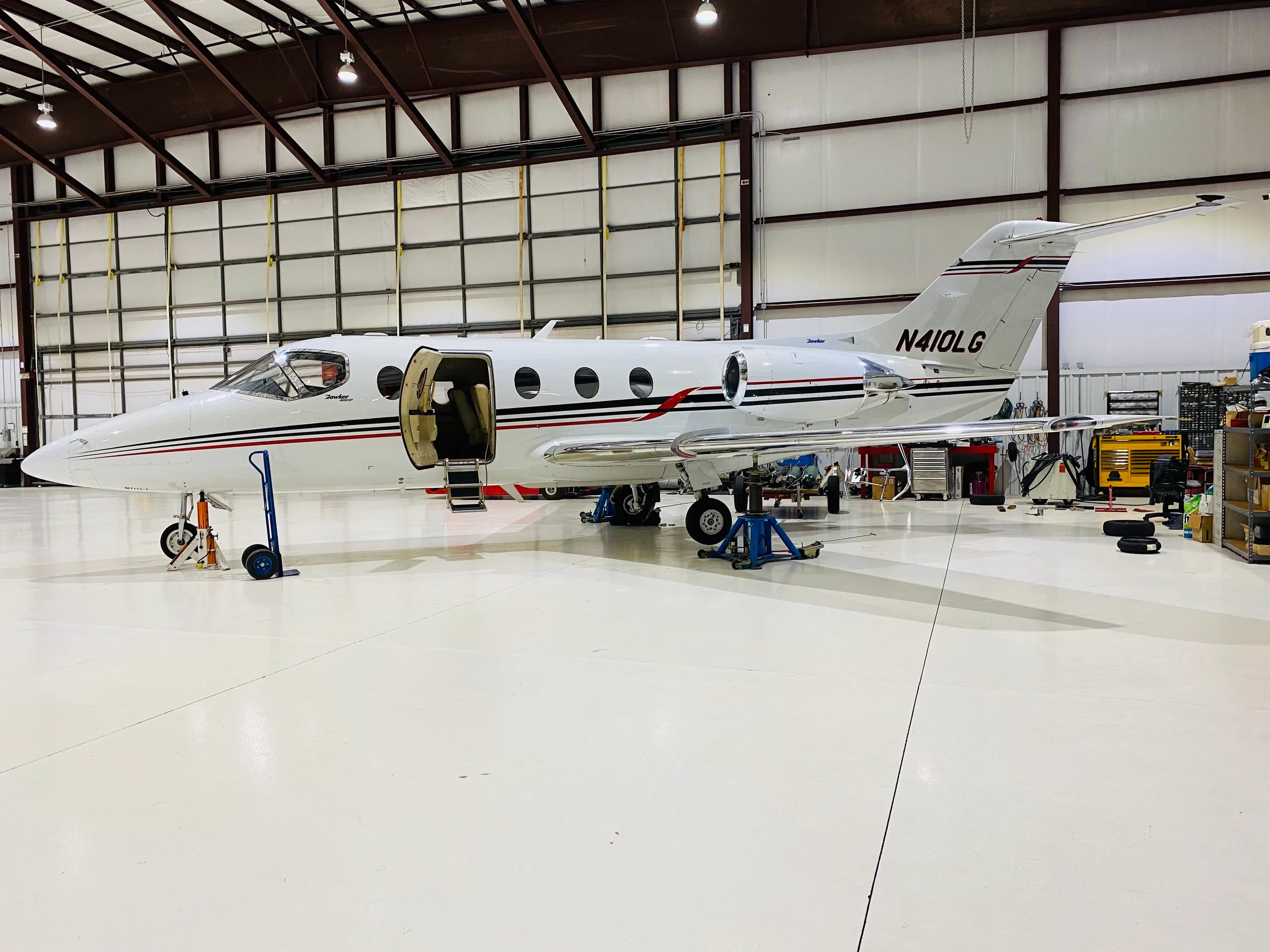 Exterior view of a 2010 Hawker 400XP.