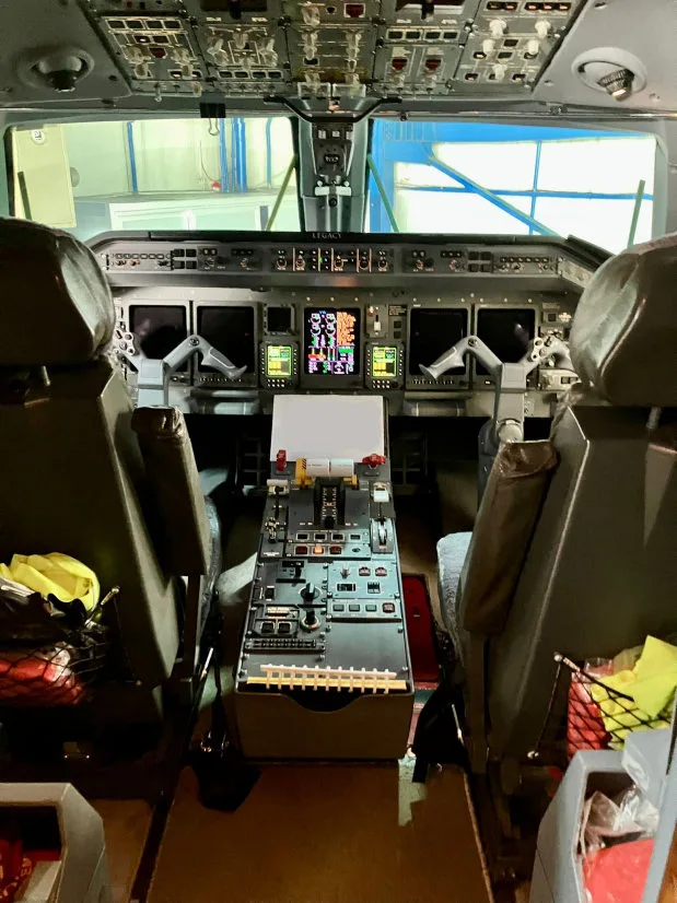 Cockpit and instrument panel of a 2007 Embraer Legacy 600.