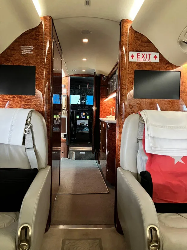 Cabin interior of a 2007 Embraer Legacy 600.