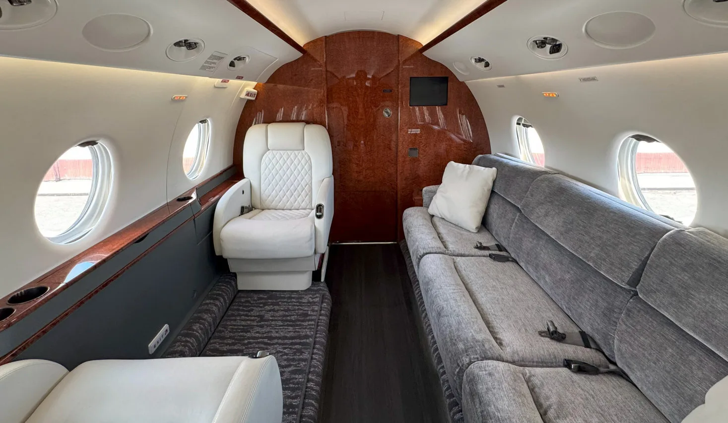 Cabin interior of a 2007 Gulfstream G200.