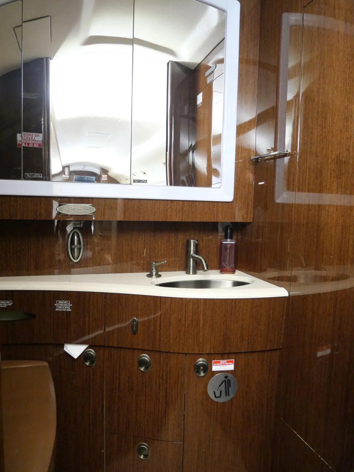 Cabin interior of a 2009 Gulfstream G200.