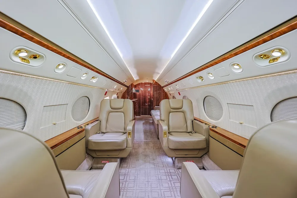 Cabin interior of a 2004 Gulfstream G450.