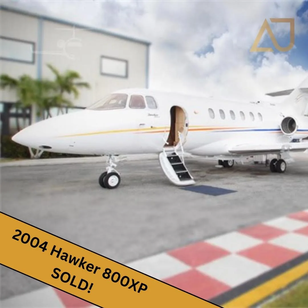 Exterior view of a 2004 Hawker 800XP.