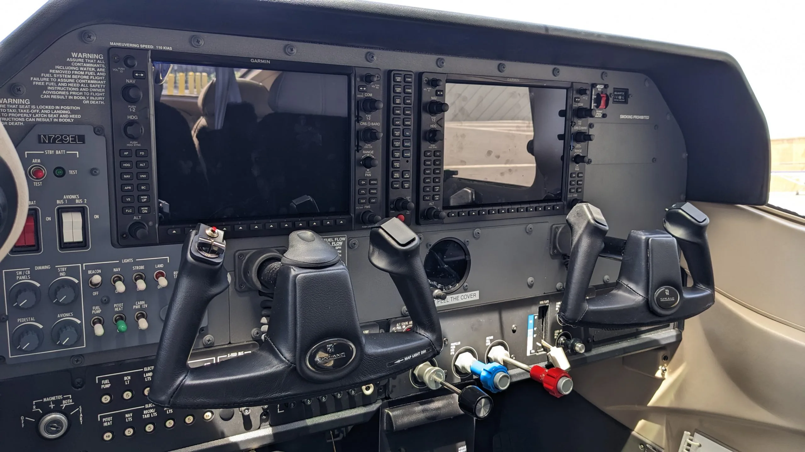 Cockpit and instrument panel of a 2023 Cessna Skylane 182T.