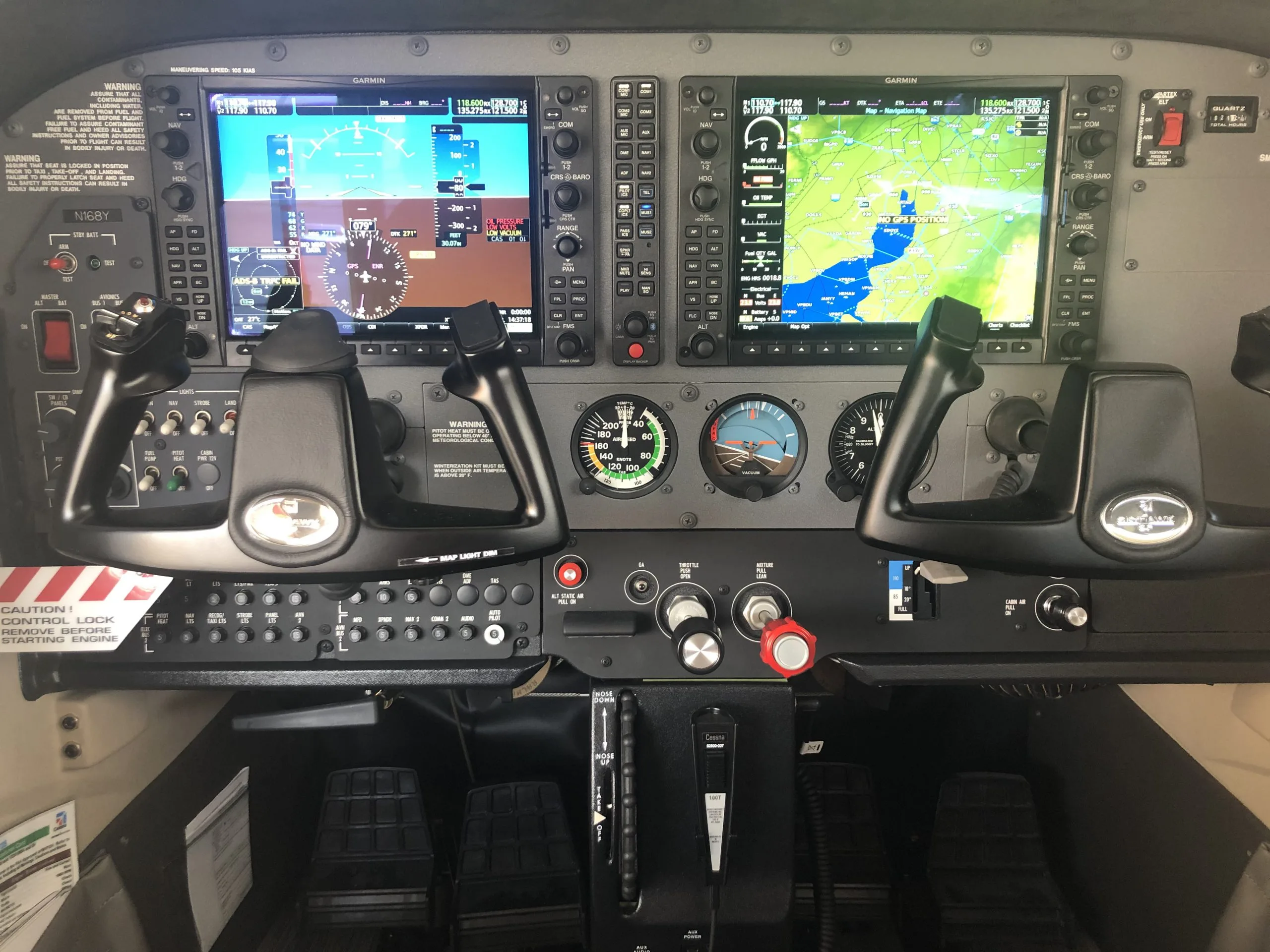 Cockpit and instrument panel of a 2021 Cessna 172S G1000.