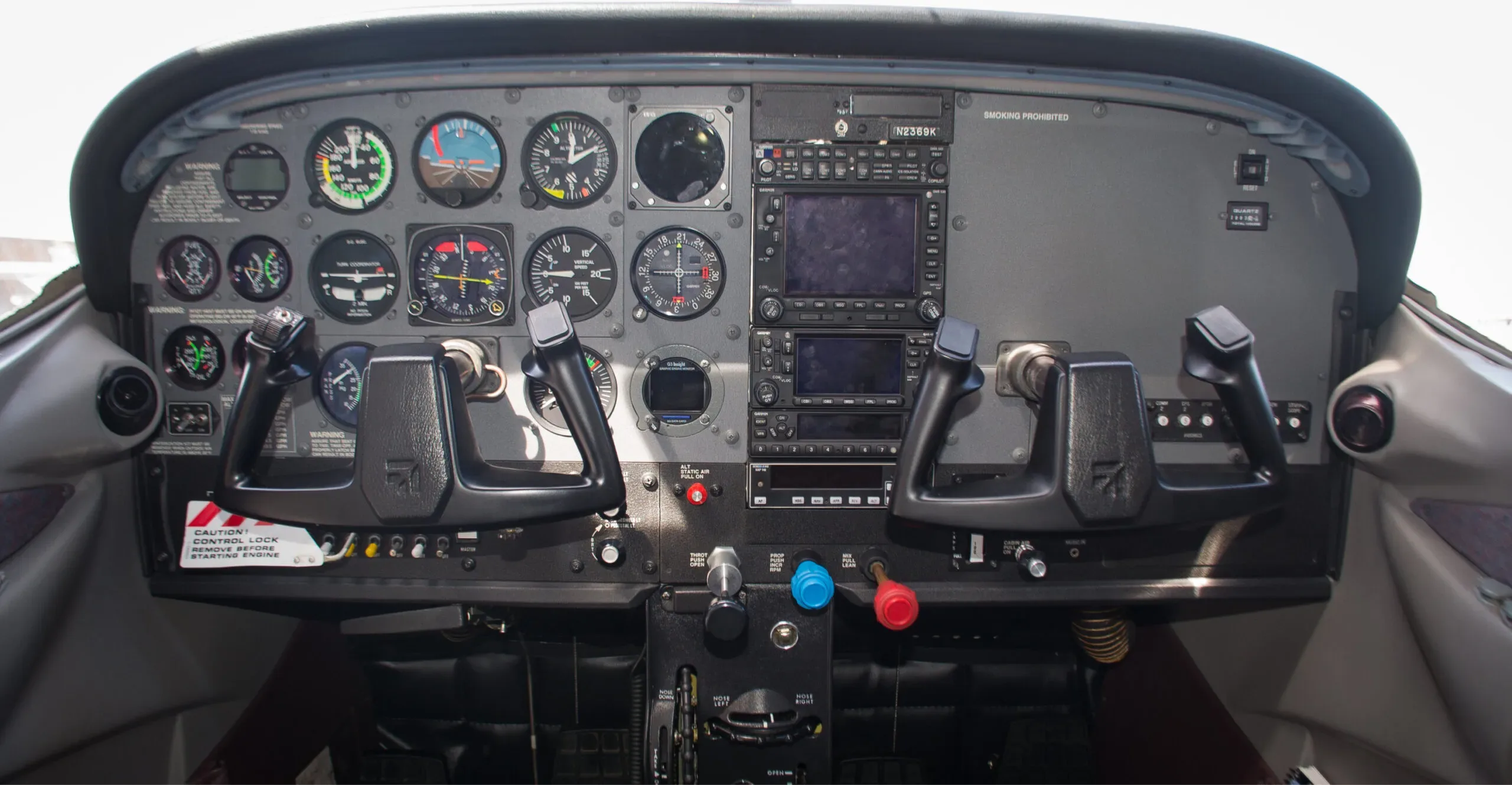 Cockpit and instrument panel of a 1998 Cessna.