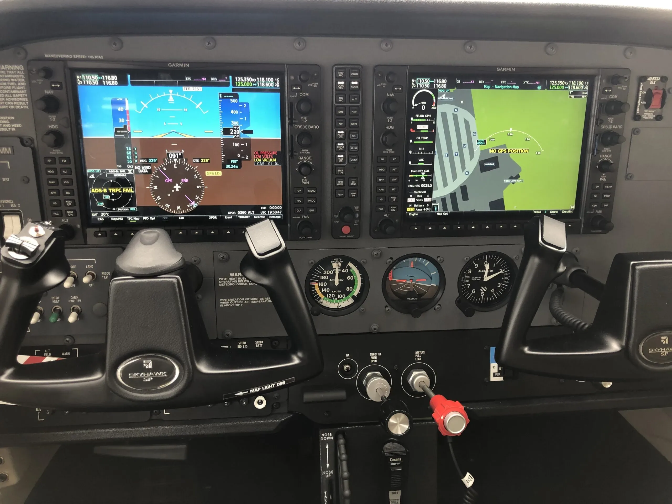 Cockpit and instrument panel of a 2019 Cessna 172S G1000 SP.
