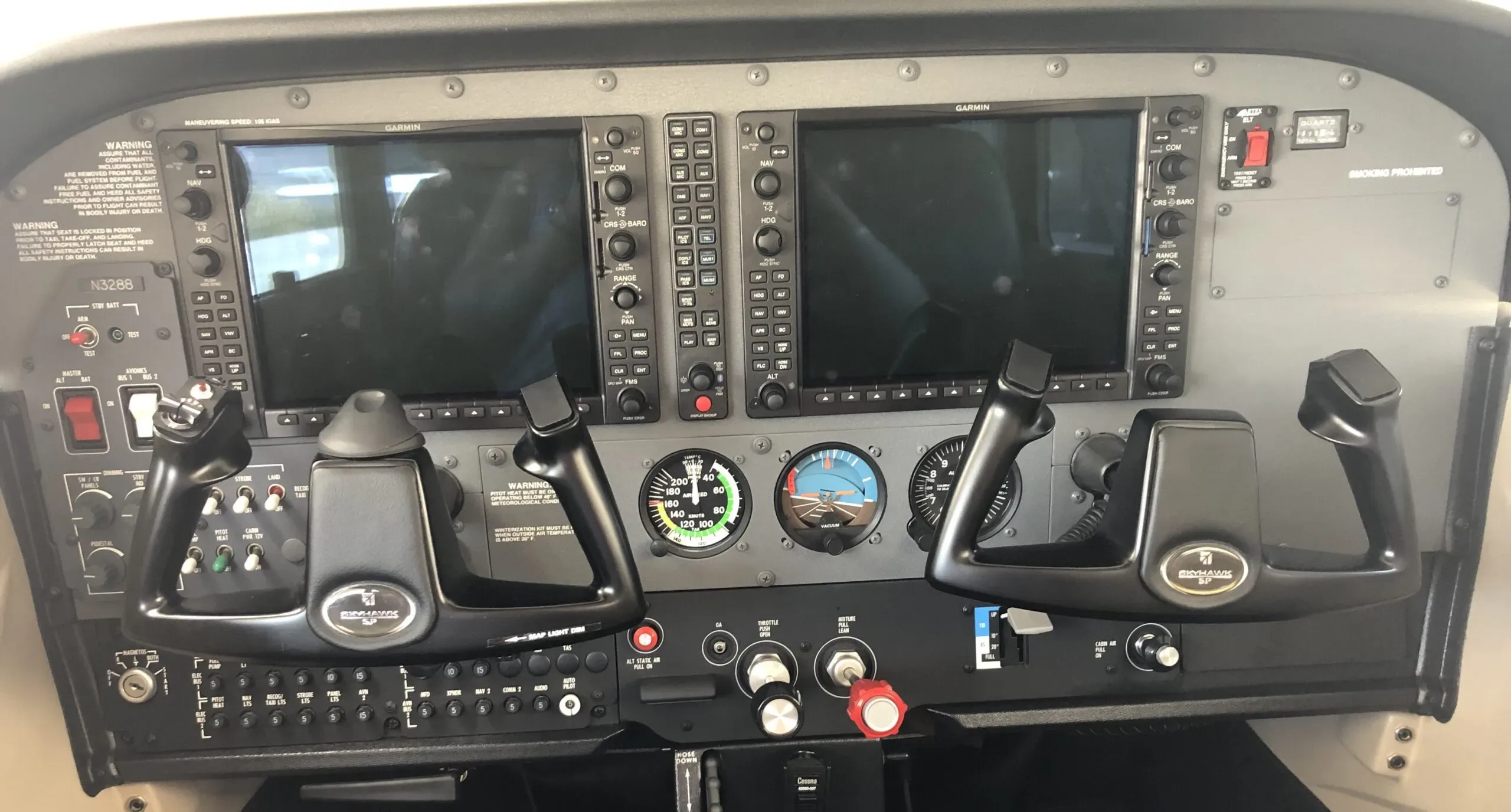 Avionics suite of a 2020 Cessna 172SP G1000.