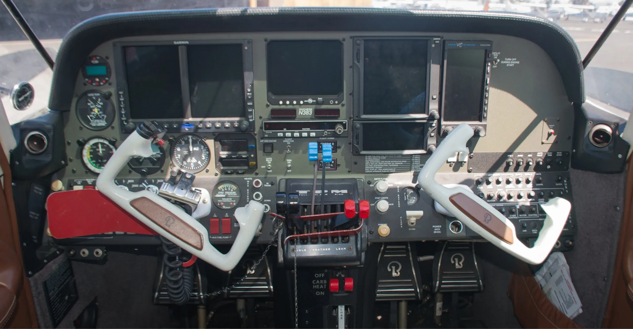 Cockpit and instrument panel of a 1981 Beechcraft Duchess BE-76.