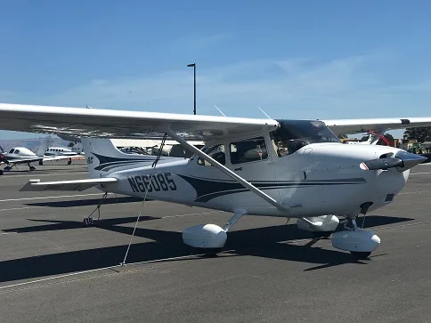 Exterior view of a 2004 Cessna 172SP, N66085.
