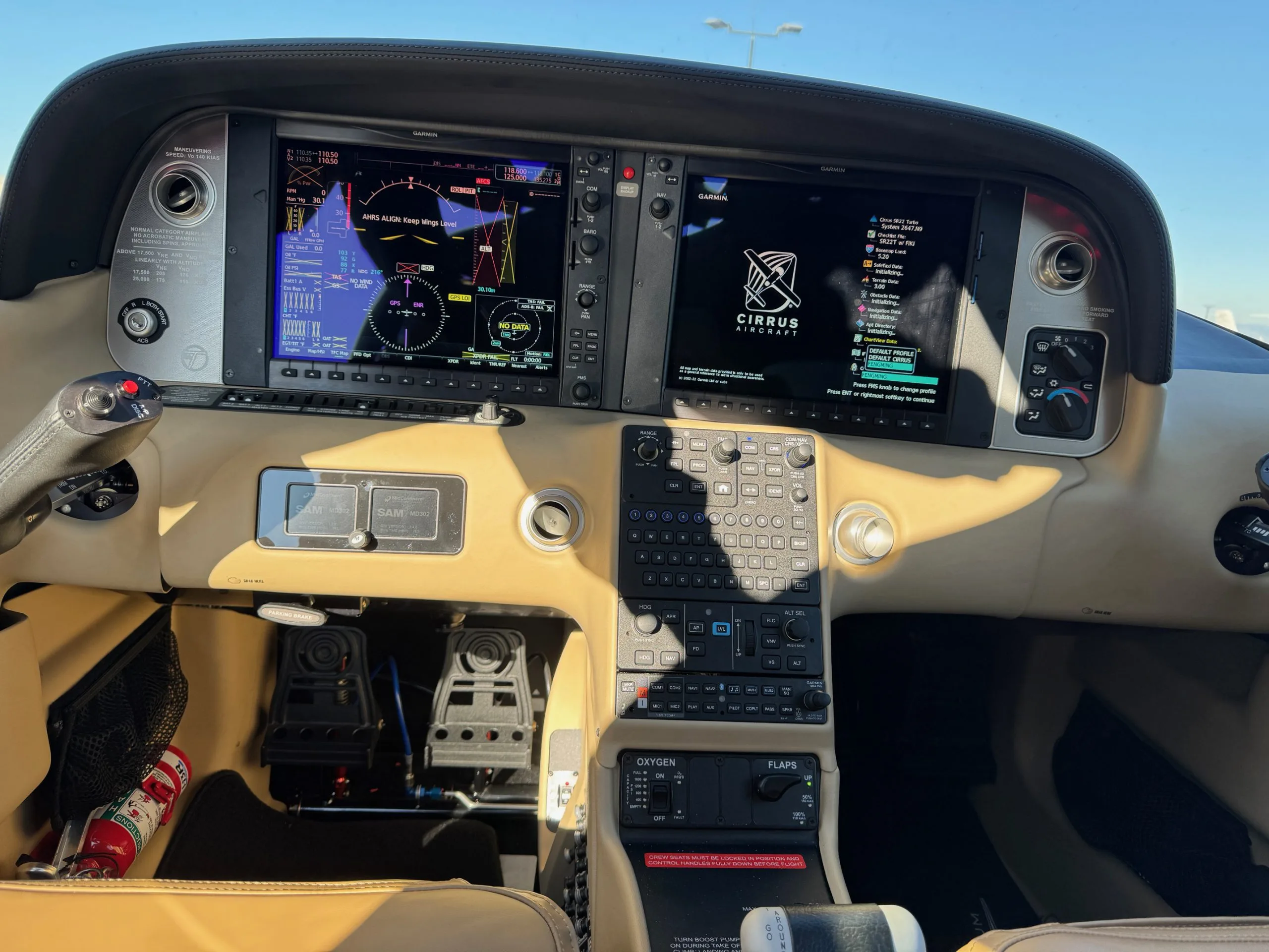 Cockpit and instrument panel of a 2023 Cirrus SR22T G6.