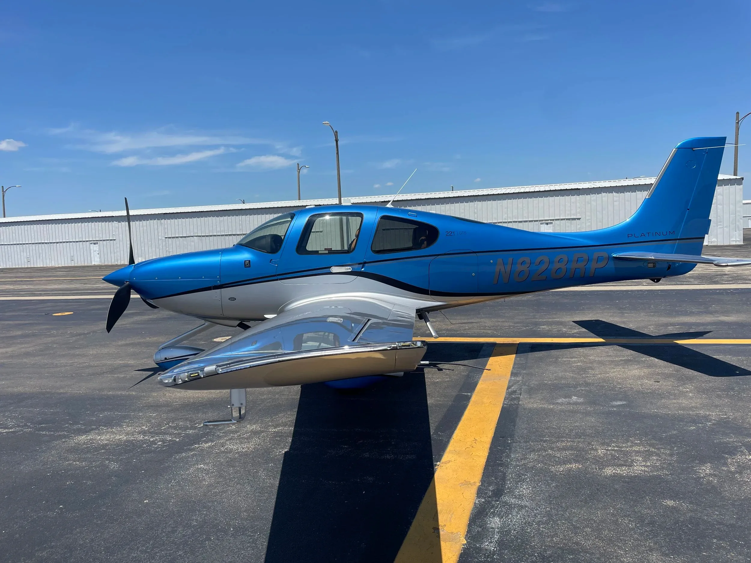Exterior view of a 2017 Cirrus SR22T-G6 — Aerinova, N828RP.