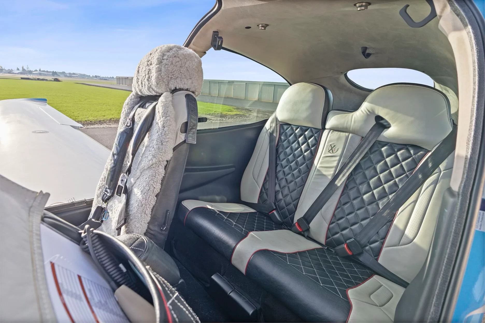 Cabin interior of a 2012 Cirrus SR22-G3 TURBO.