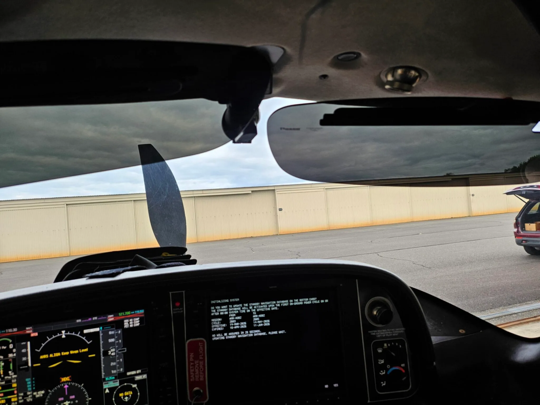 Cockpit and instrument panel of a 2012 Cirrus SR22-G3 TURBO.