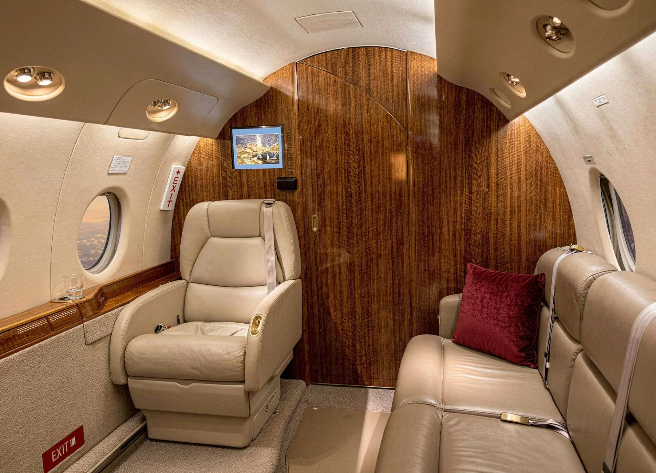 Cabin interior of a Gulfstream G200.