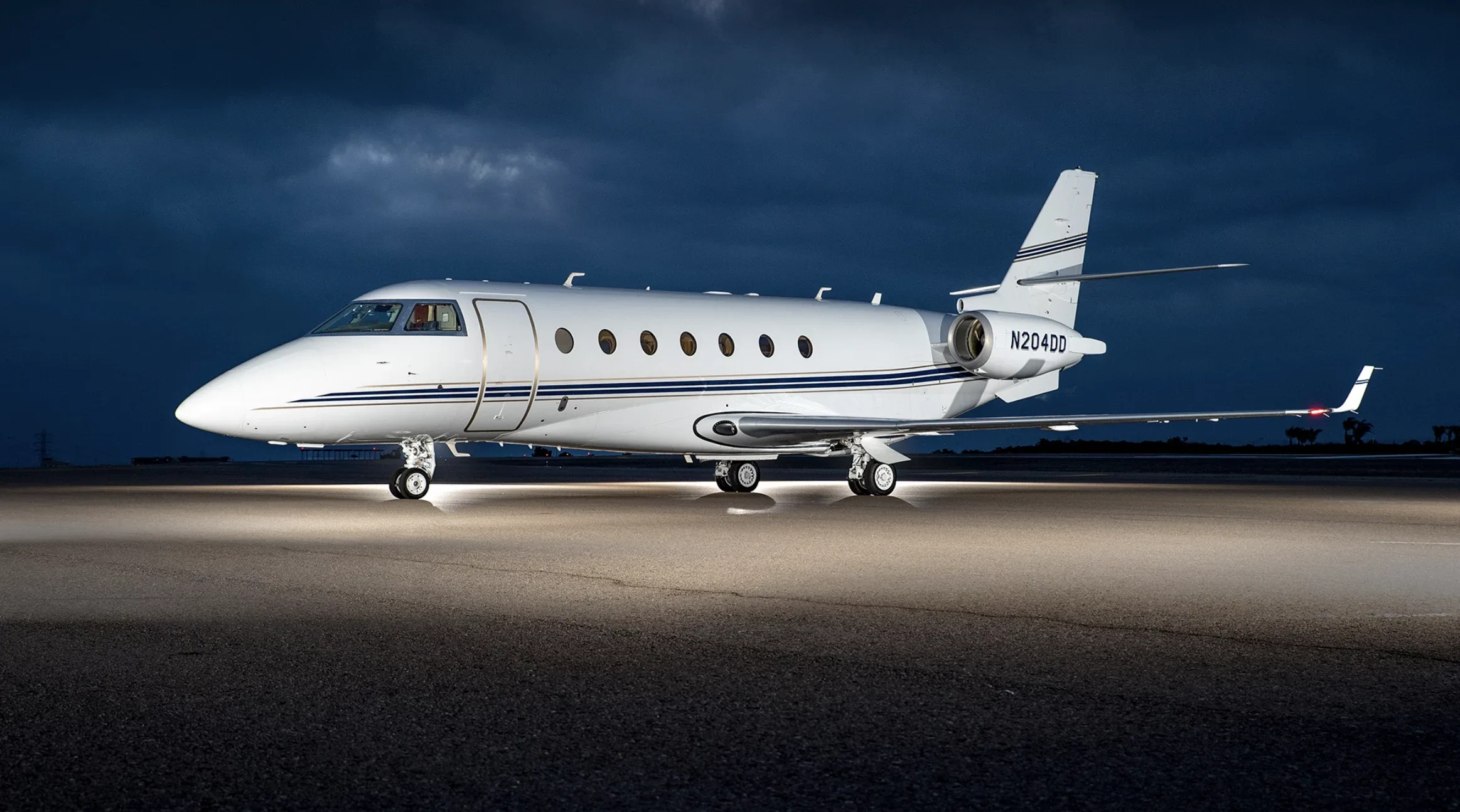 Exterior view of a Gulfstream G150, N458TB.
