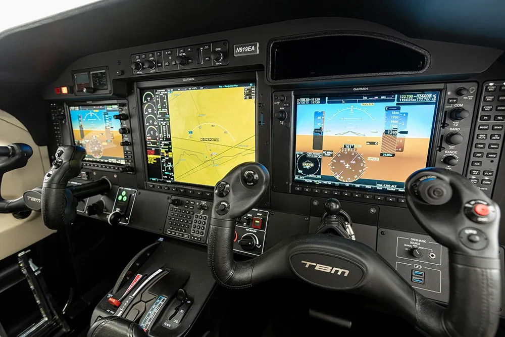 Cockpit and instrument panel of a Daher Socata TBM 900.