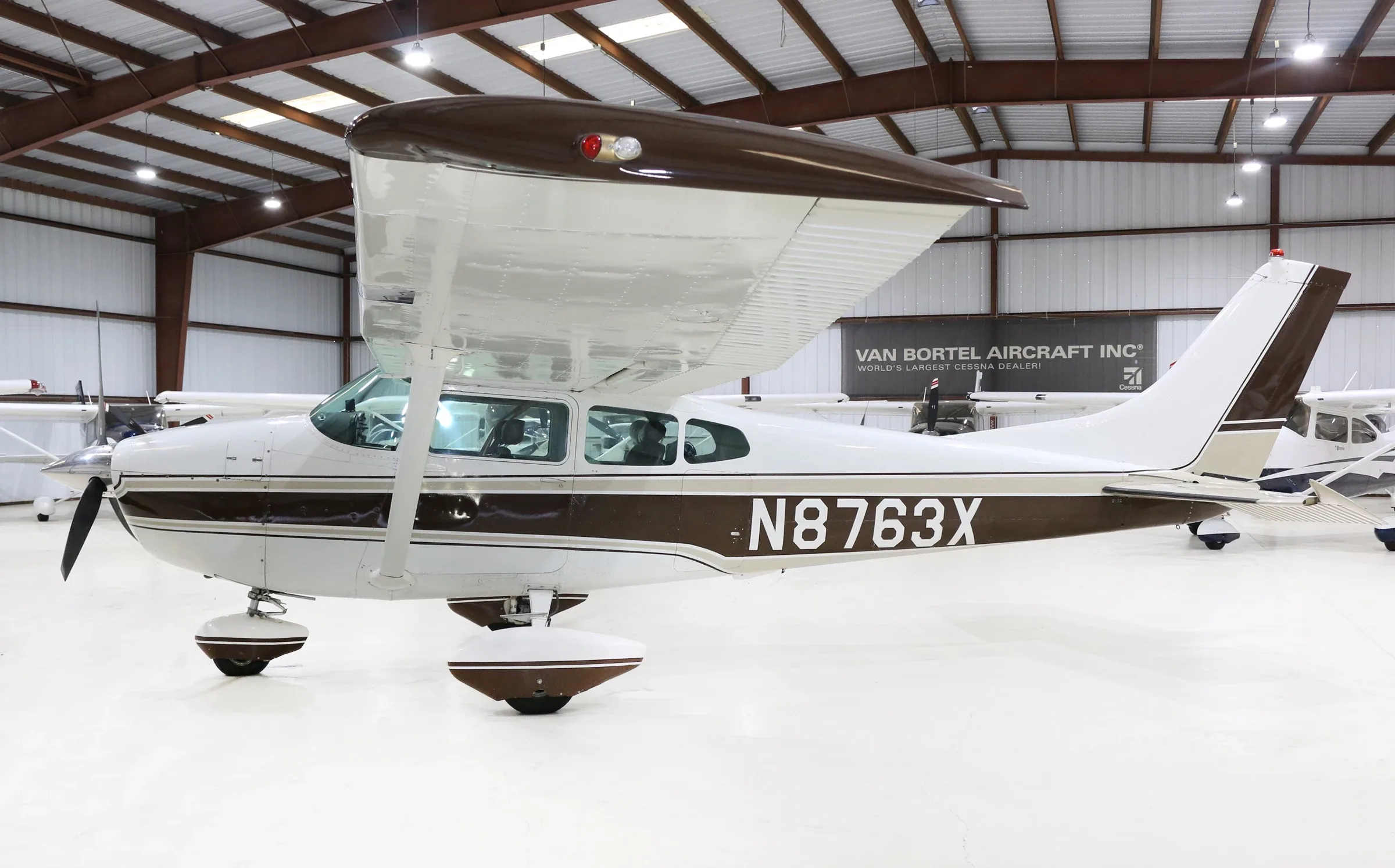 Exterior view of a Cessna Piston 182, G-ATLA.