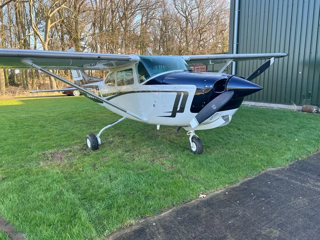 Exterior view of a Cessna Piston 182, G-ATLA.
