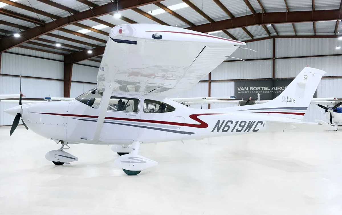Exterior view of a Cessna Piston 182, G-ATLA.
