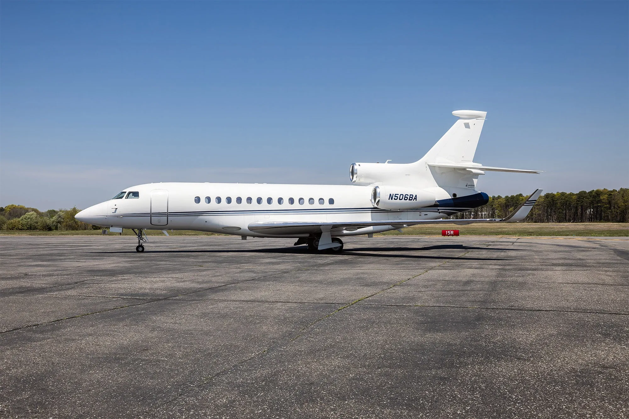Exterior view of a Dassault Falcon 7X, N307PS.