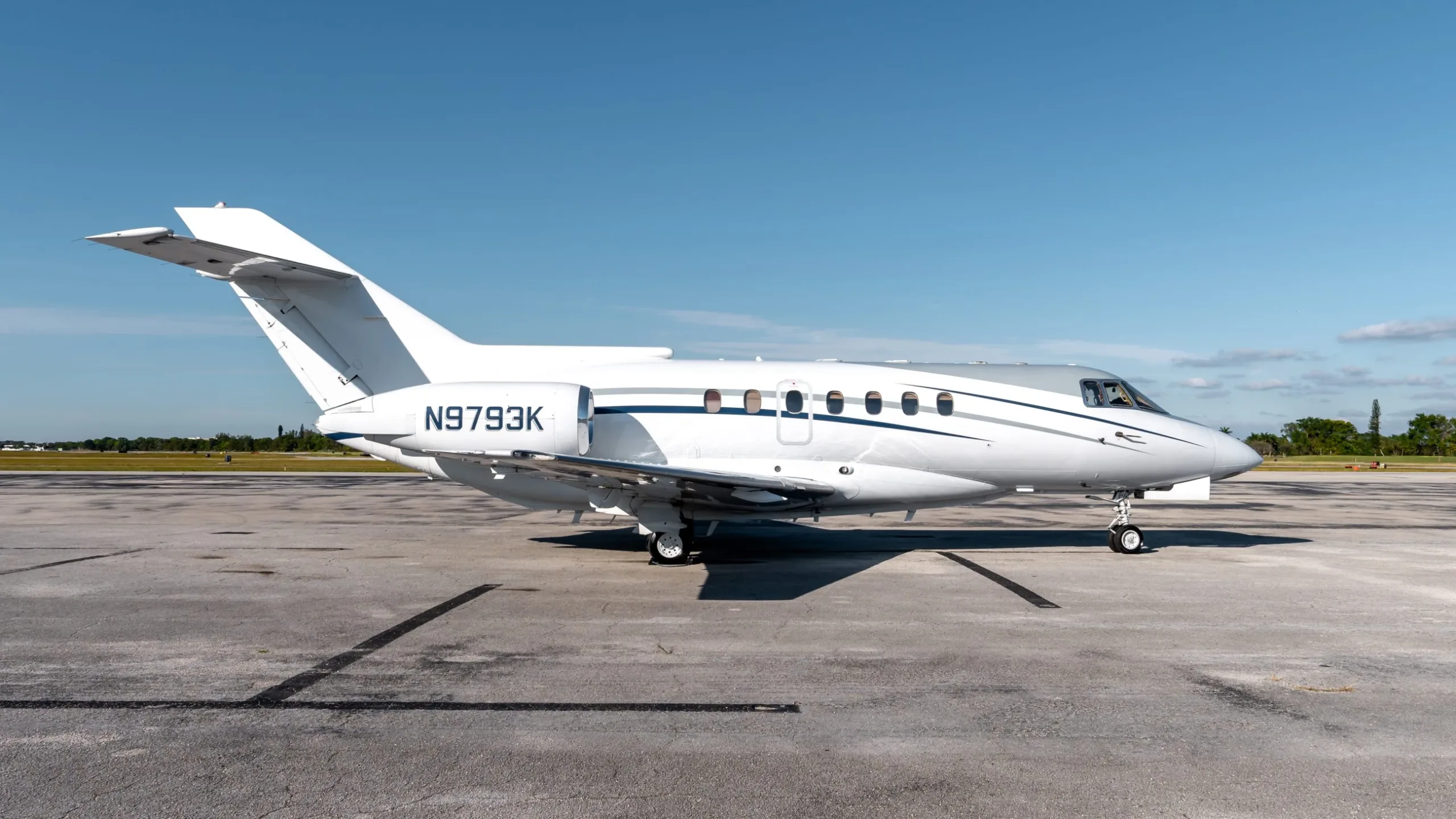 Exterior view of a Hawker 1000, N9793K.