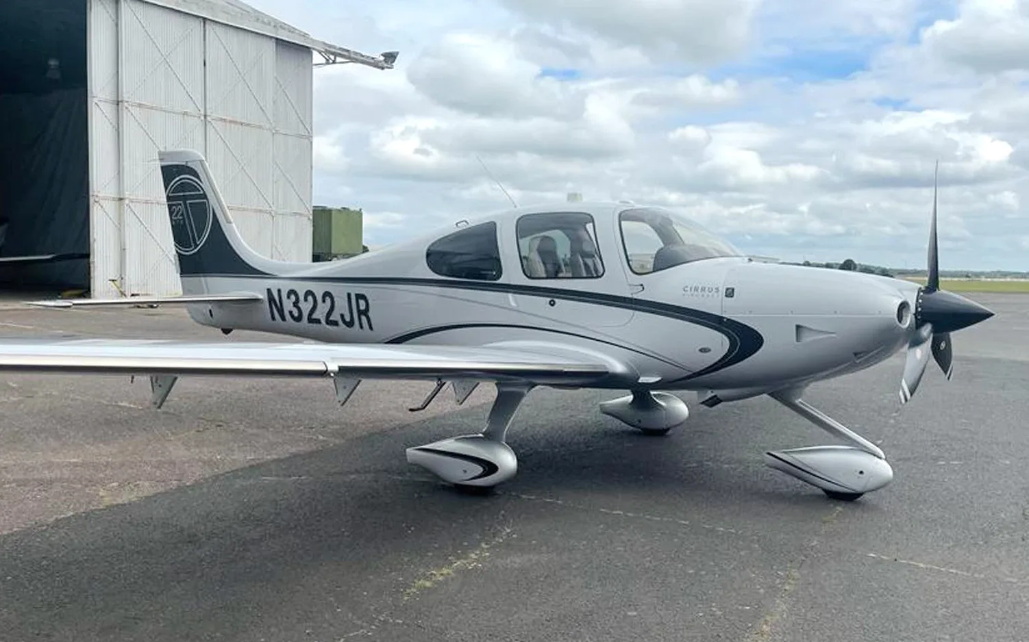 Cirrus SR22