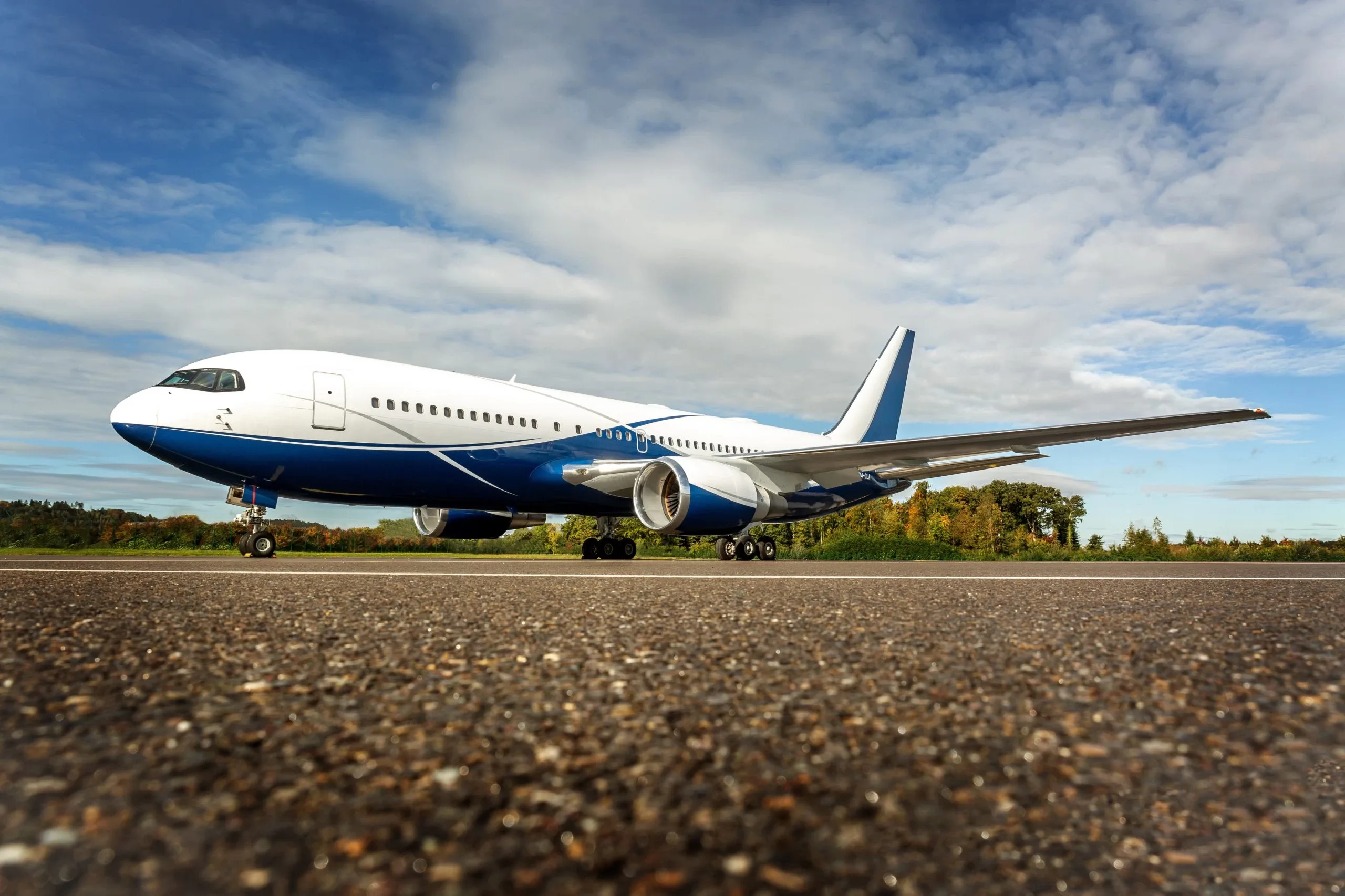 Exterior view of a Boeing BBJ, N4125.