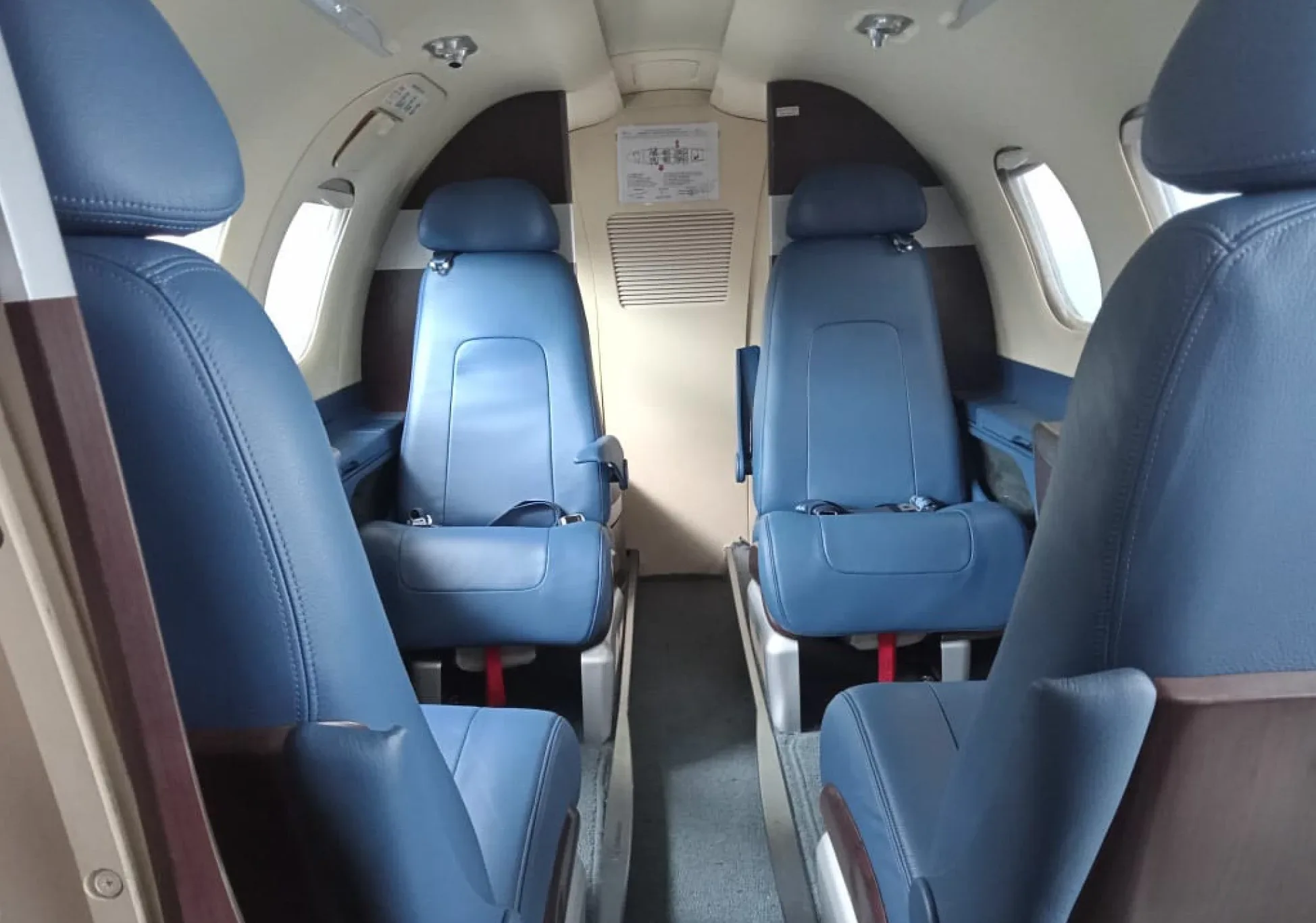 Cabin interior of a Embraer Phenom 100.