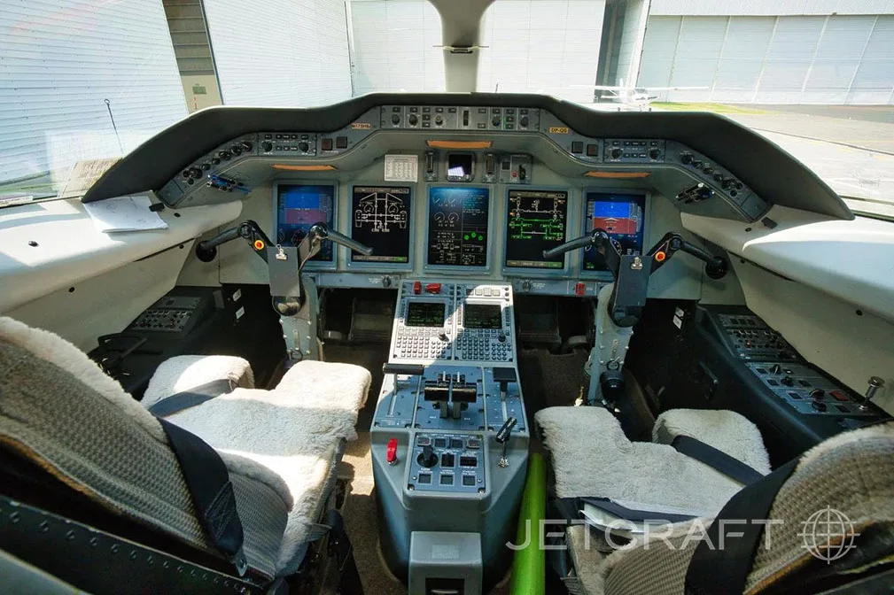 Cockpit and instrument panel of a Hawker 4000.