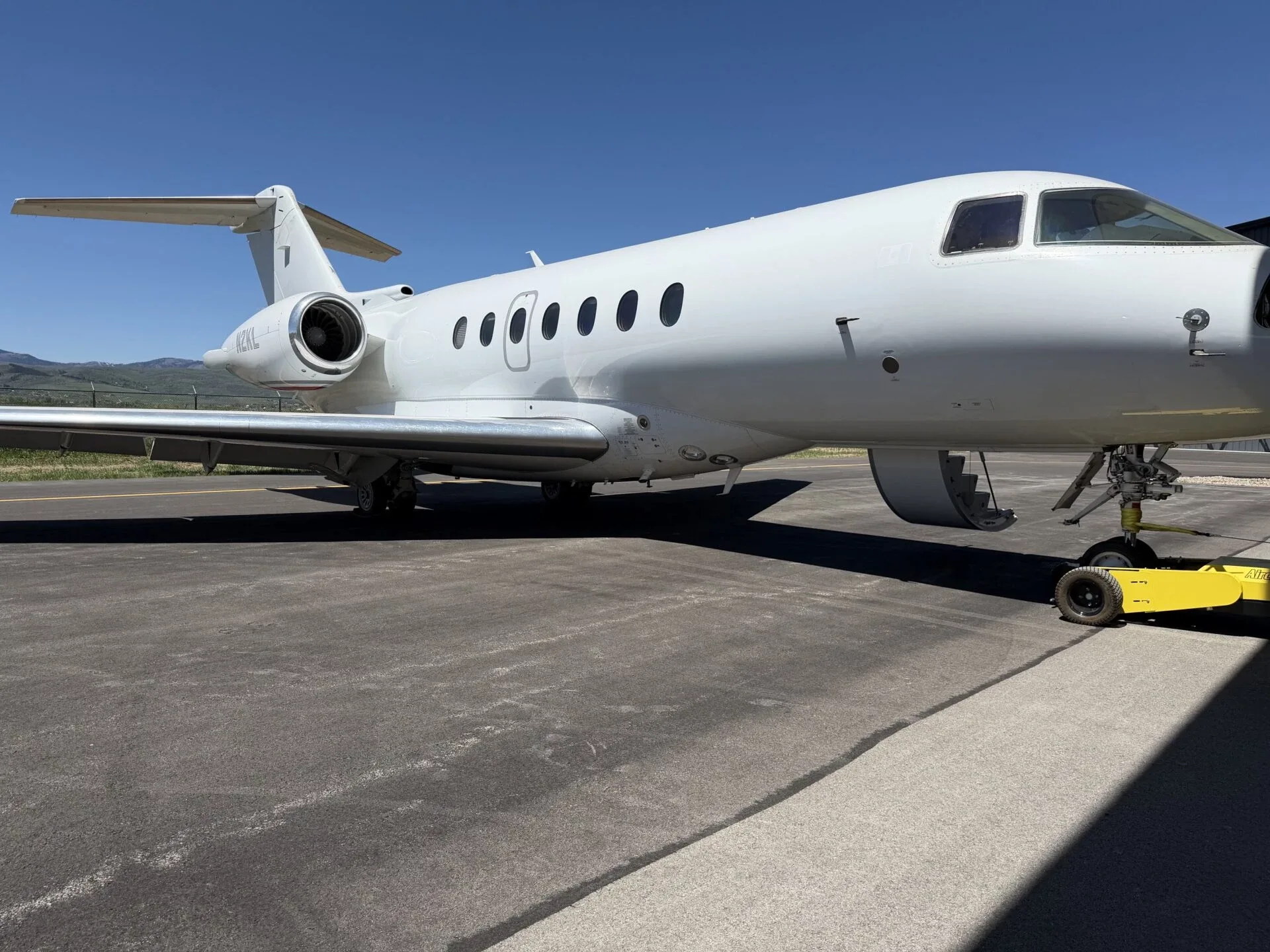 Hawker 4000