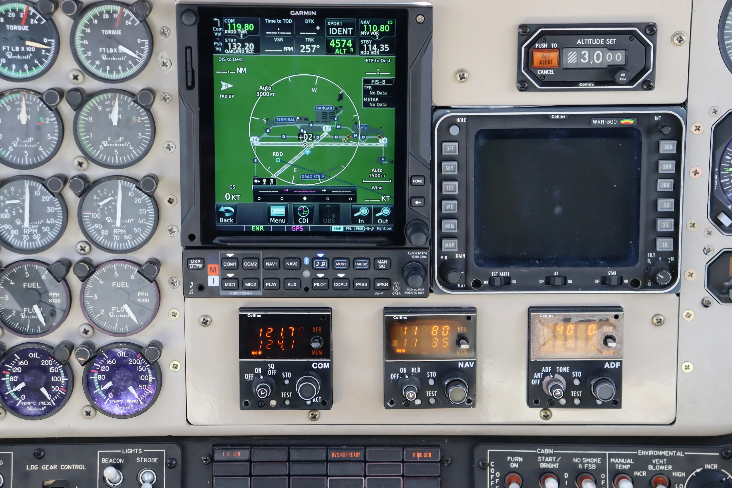 Avionics suite of a 1986 Beechcraft King Air B200.
