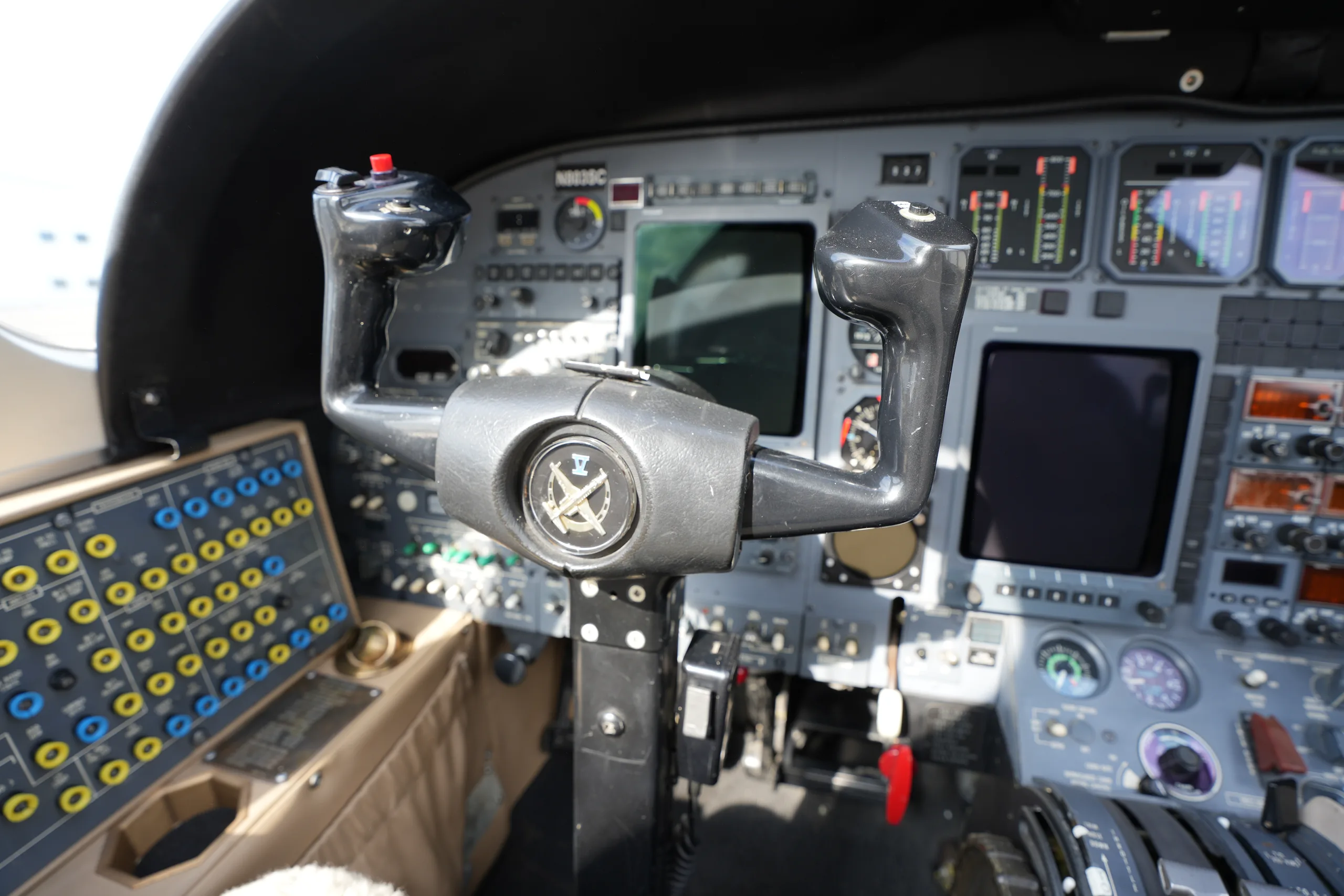 Cockpit and instrument panel of a 1995 Cessna Citation Ultra, 560-0287.