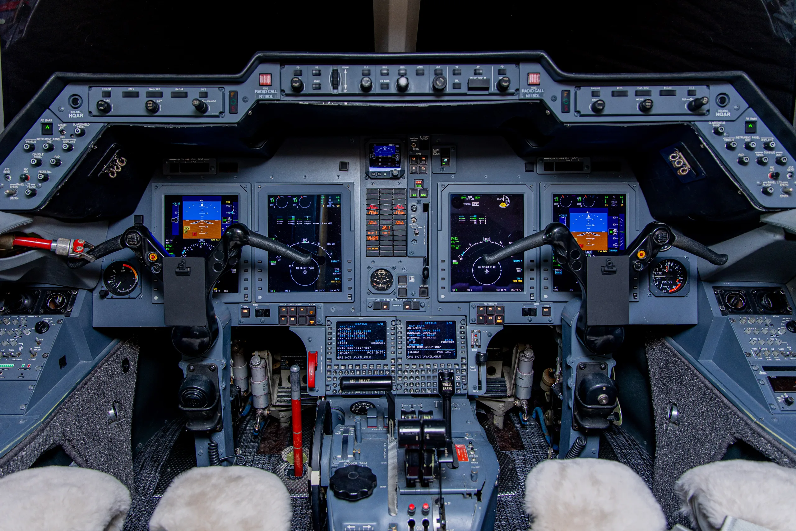 Cockpit and instrument panel of a 2003 Hawker 800XP, 258607.