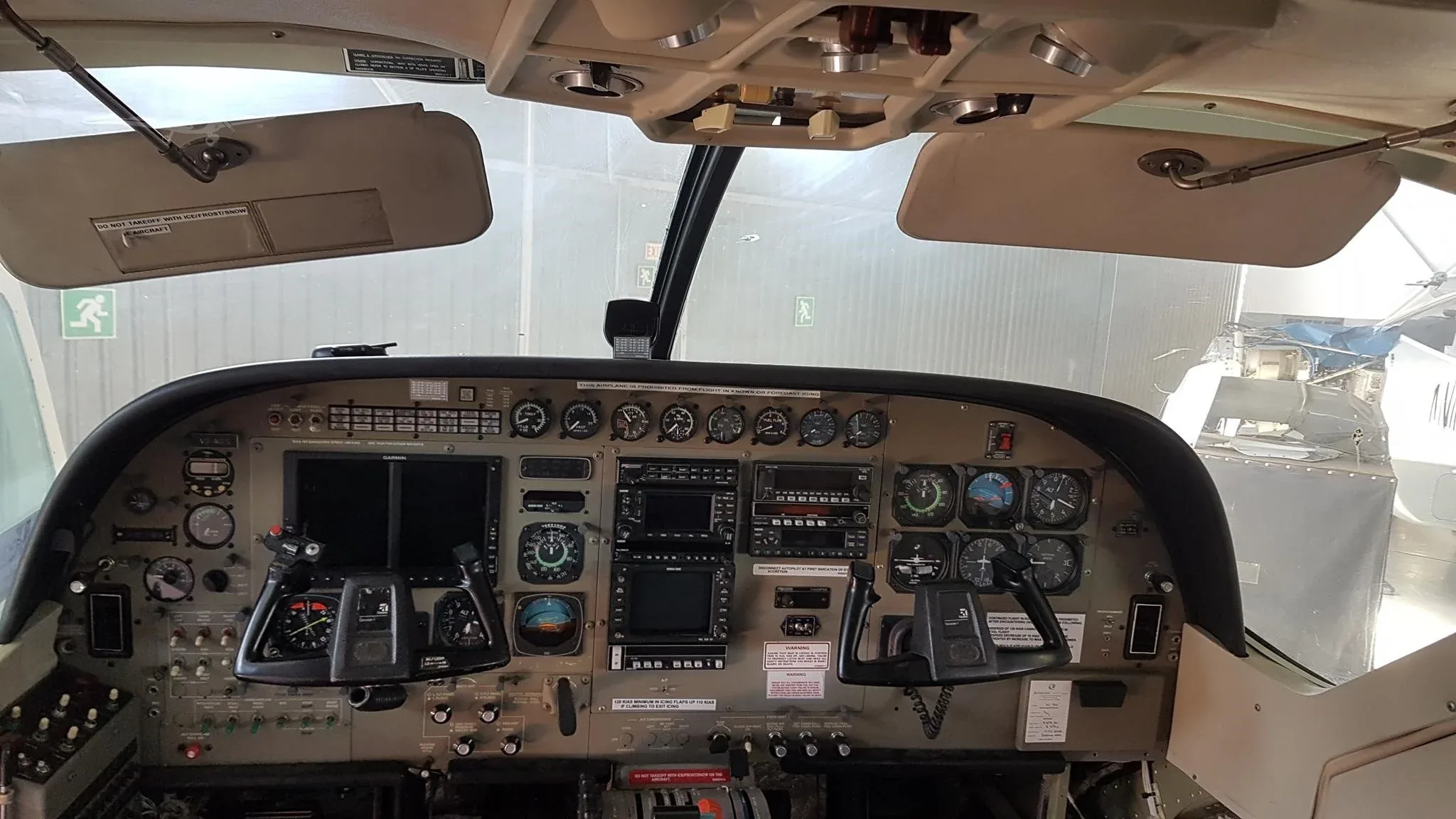 Cockpit and instrument panel of a 2000 Cessna Caravan 208B Grand.