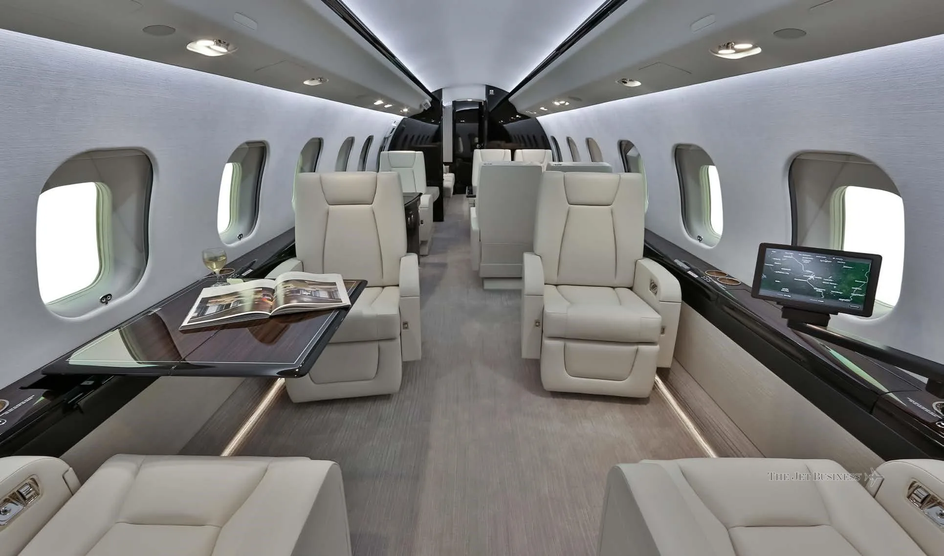 M-cnzi - 2016 Bombardier Global 6000