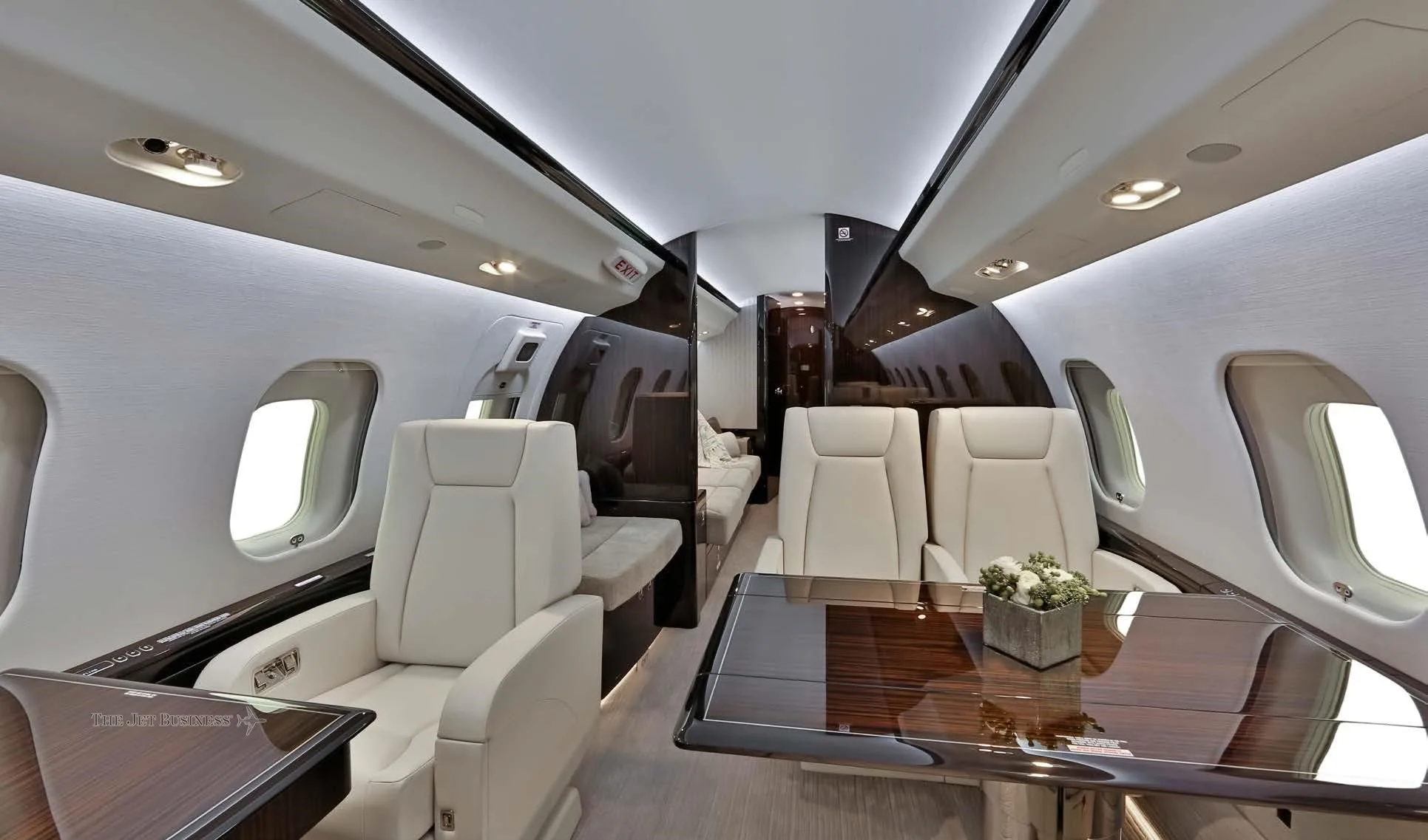 M-cnzi - 2016 Bombardier Global 6000