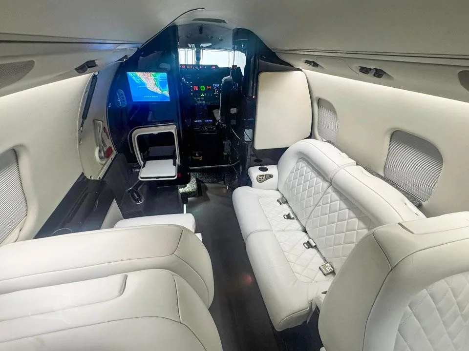 n552SK - 2001 LEARJET 60