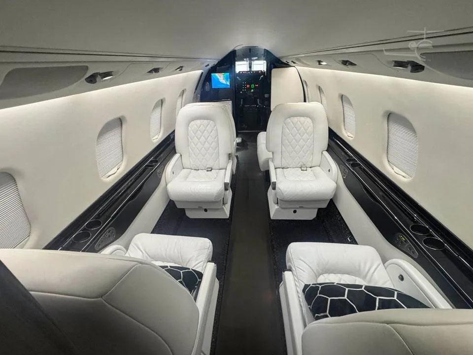 n552SK - 2001 LEARJET 60