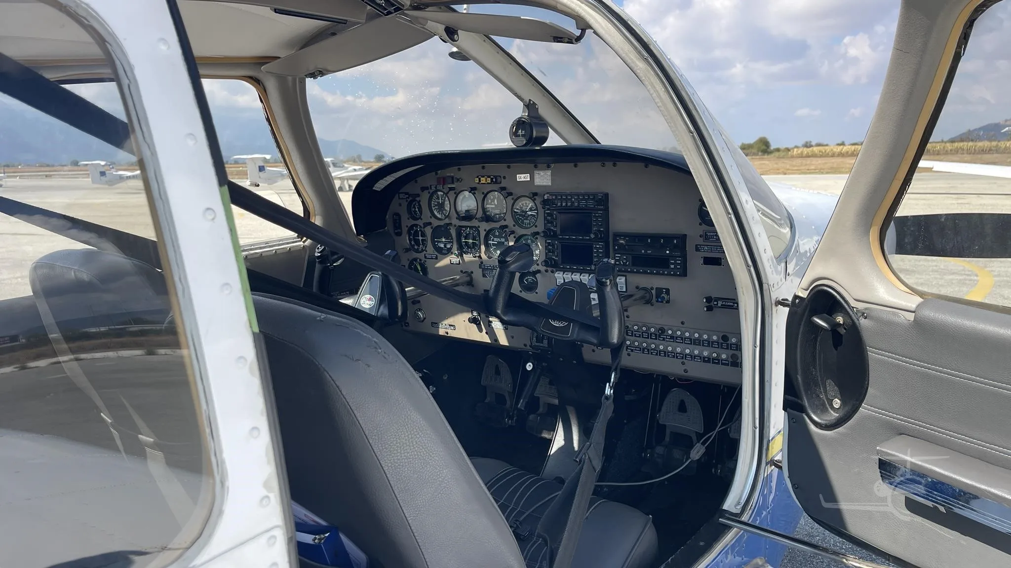 Sx-ast - 2001 Piper Arrow III