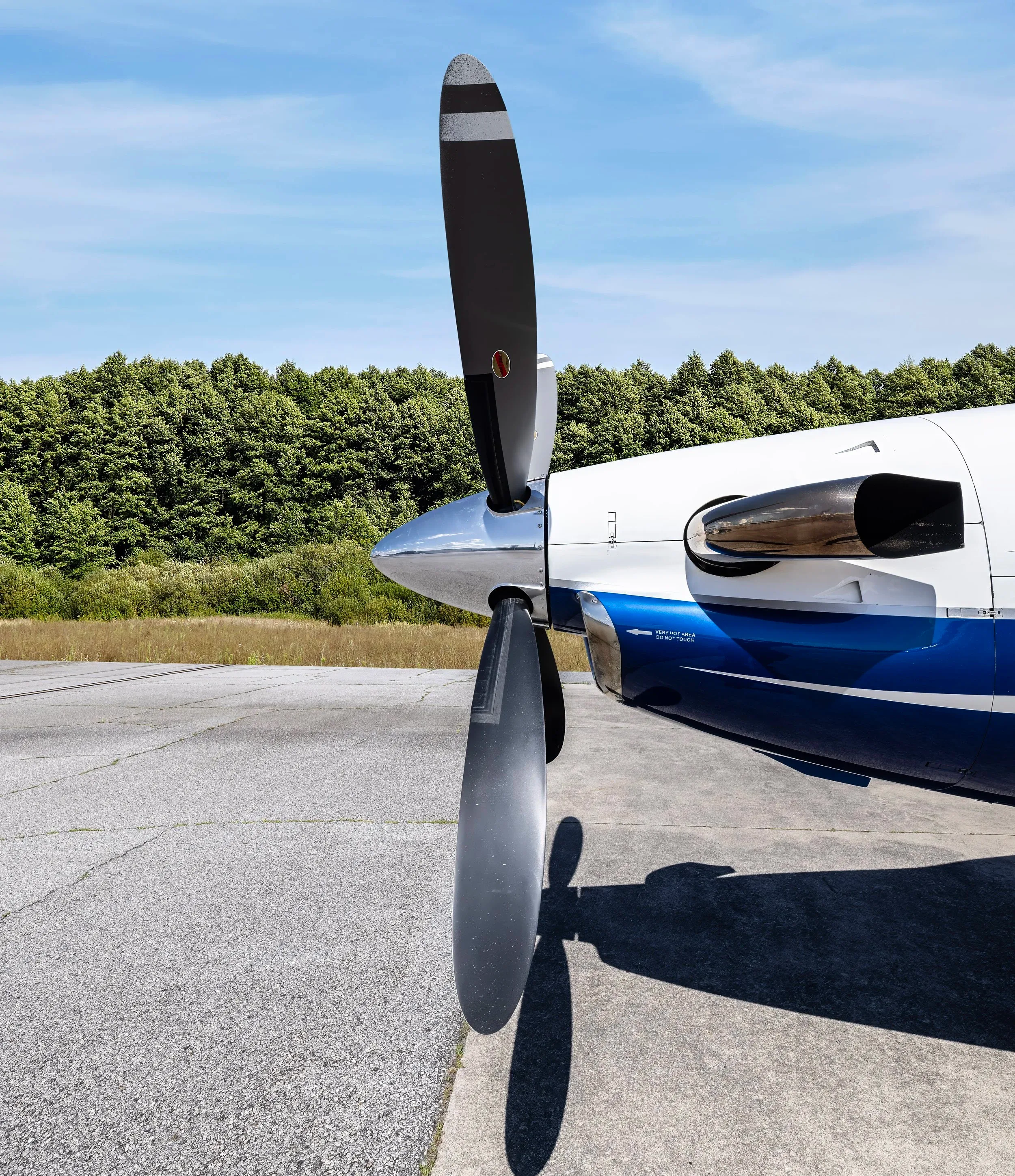 Exterior view of a 1996 Pilatus PC-12/45 — Aircraft Executives.