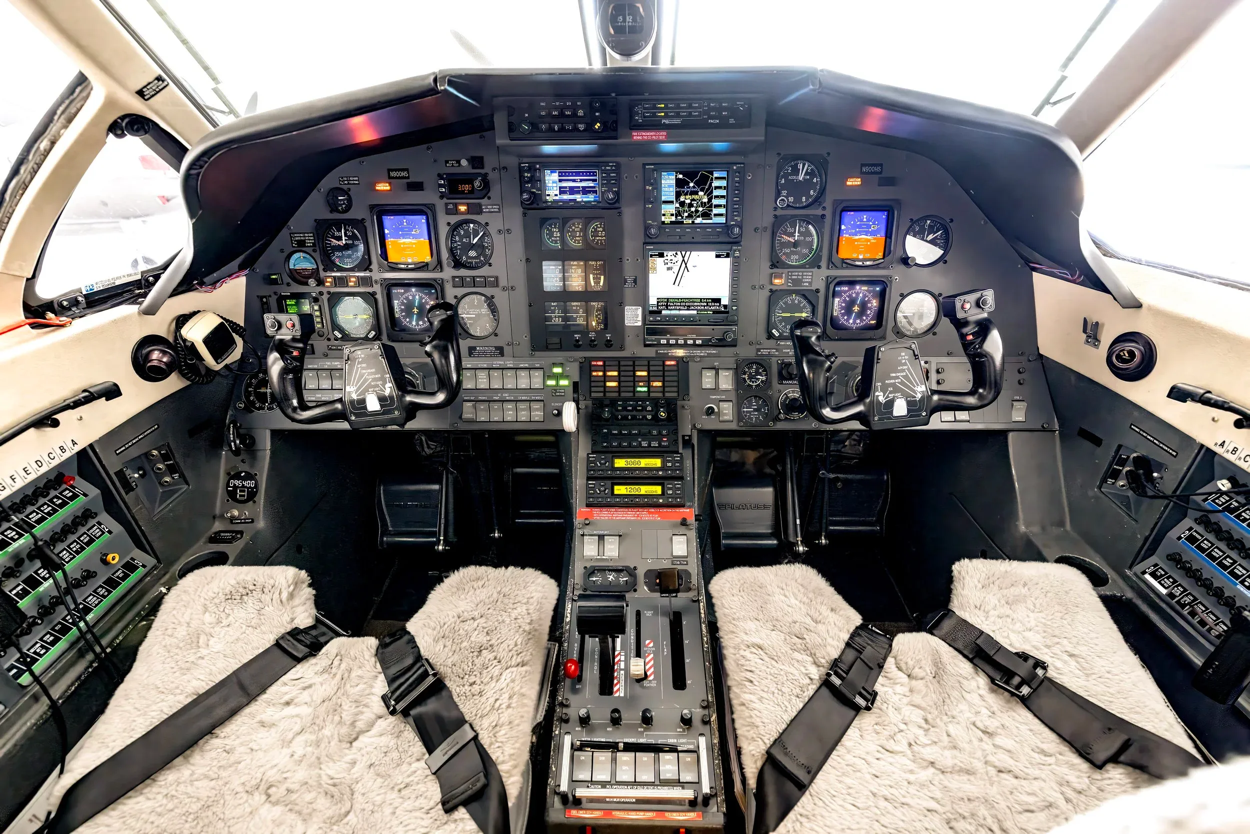 Cockpit and instrument panel of a 1996 Pilatus PC-12/45 — Aircraft Executives.