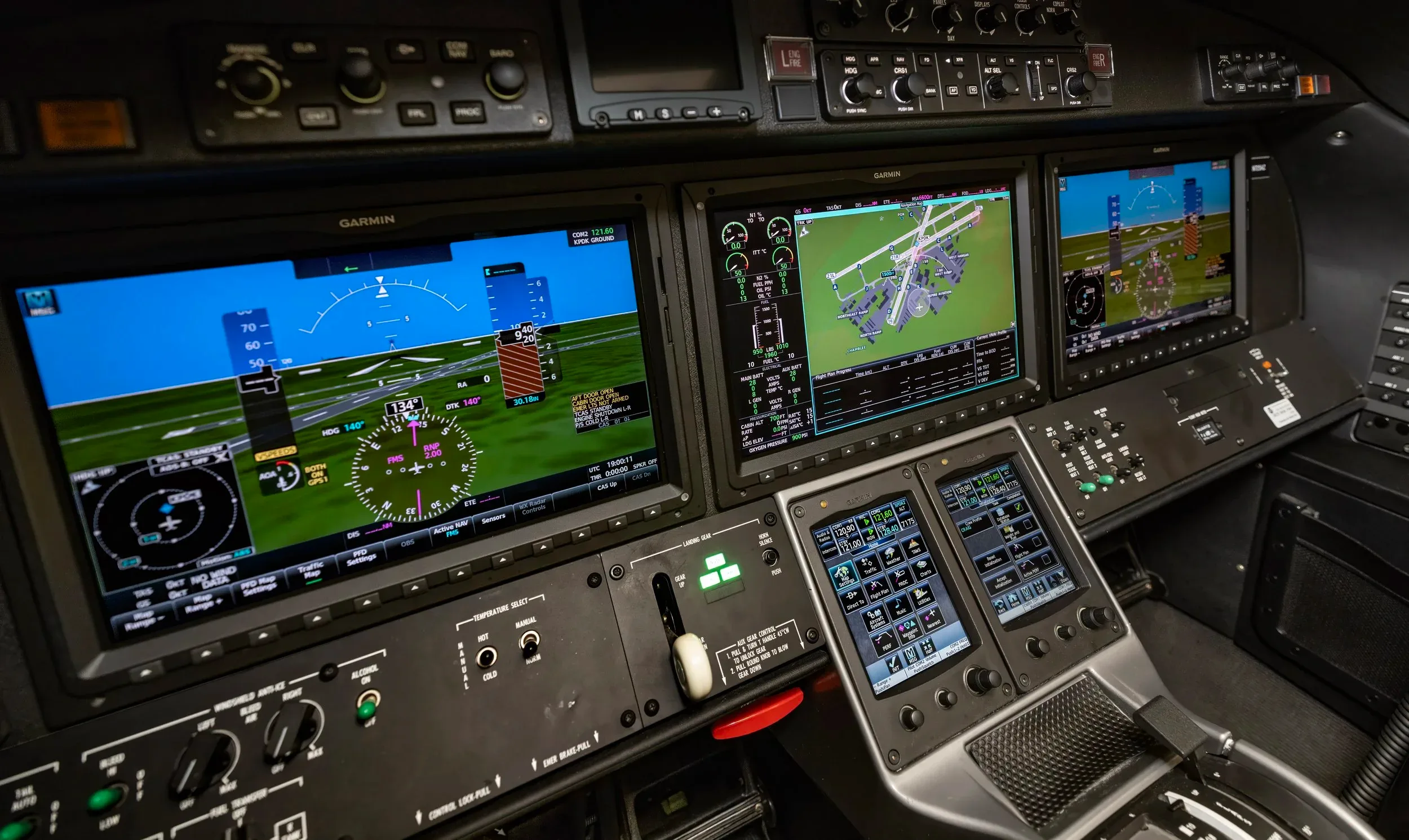 Avionics suite of a 2018 Cessna Citation M2 — Aircraft Executives.