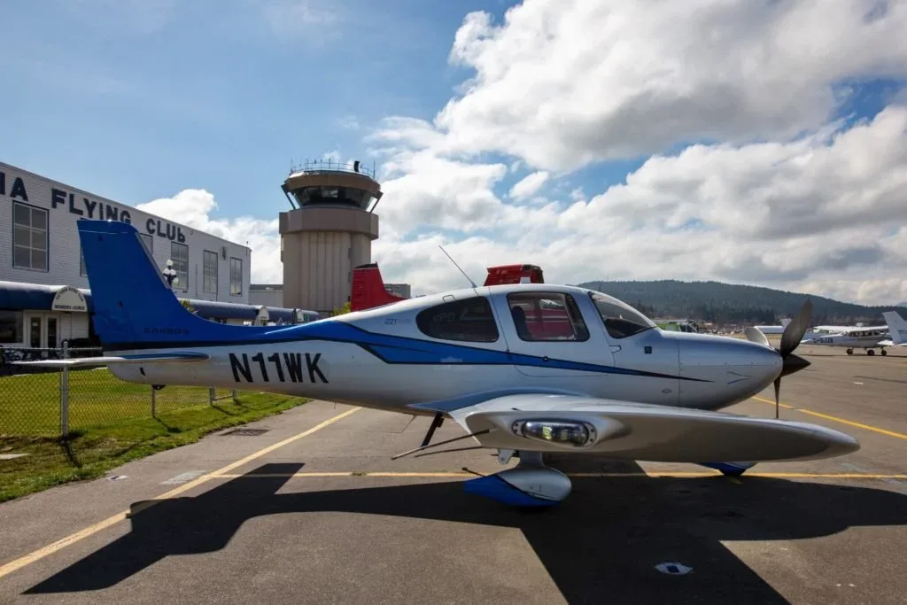 Avionics suite of a 2014 Cirrus SR22T — Aircraft Executives.