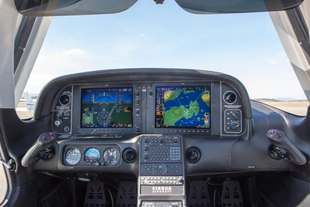 Avionics suite of a 2014 Cirrus SR22T — Aircraft Executives.