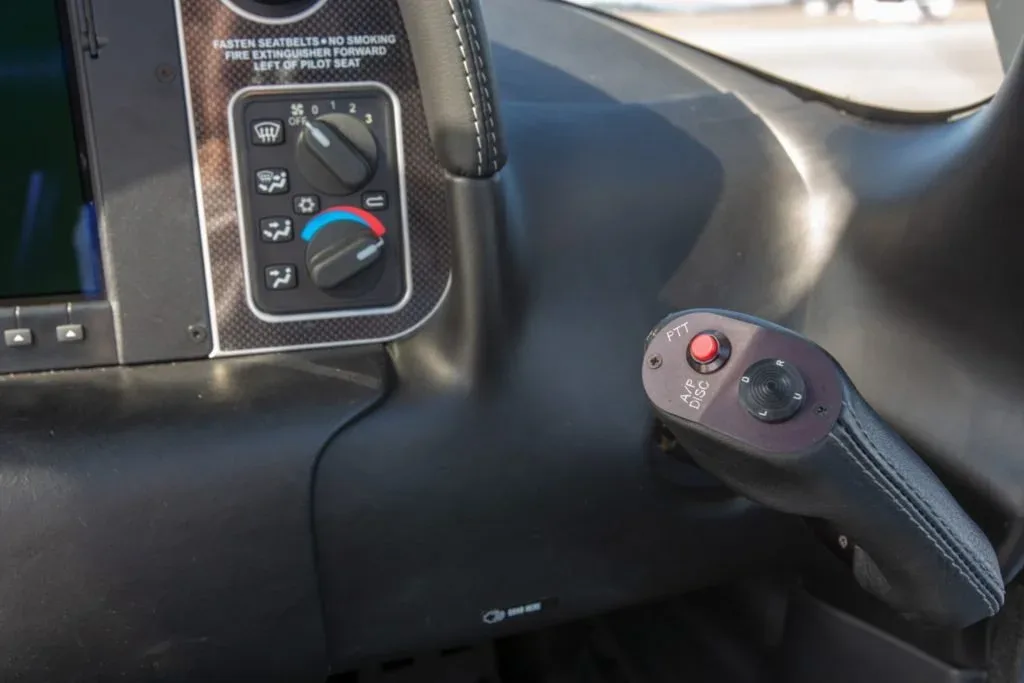 Avionics suite of a 2014 Cirrus SR22T — Aircraft Executives.
