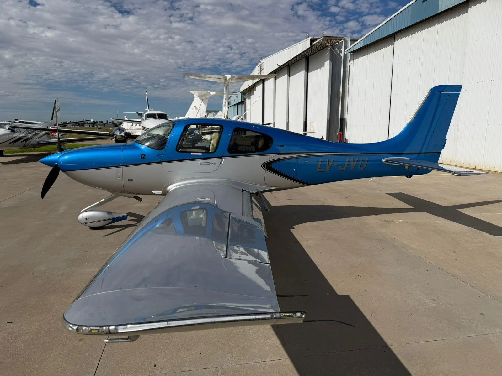 Exterior view of a 2021 Cirrus SR22 G6.