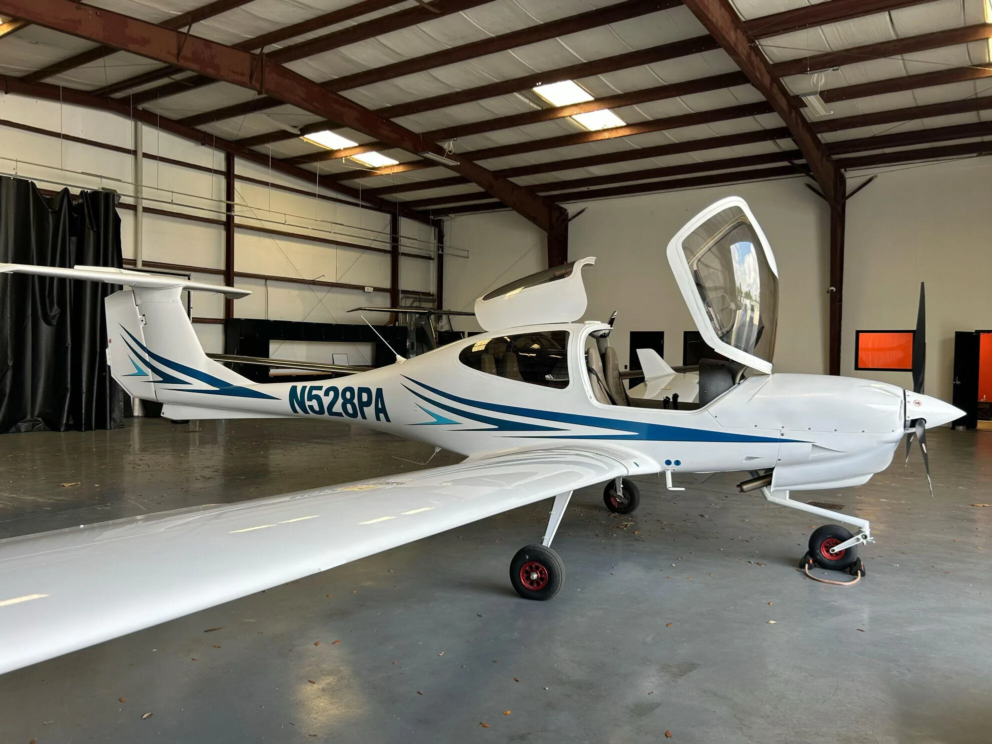 Exterior view of a 2024 Diamond DA40.